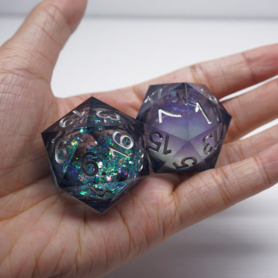 One Sequined Liquid Flow Sand Resin Dice# Dnd#Rpg#Coc Smooth Edge