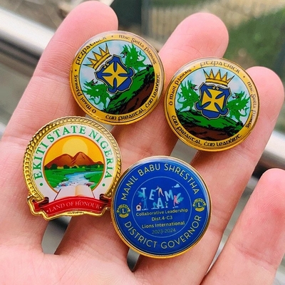 Golden Color Metal Badge 2.5cm 2.8cm 3cm Metal Brooch