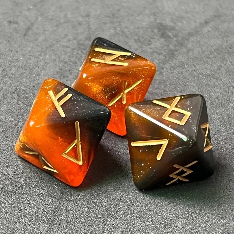 D8 Viking Runes Polyhedral Dice Of Labradorite Elder Futhark / Divination Dice For Crystal Gazing