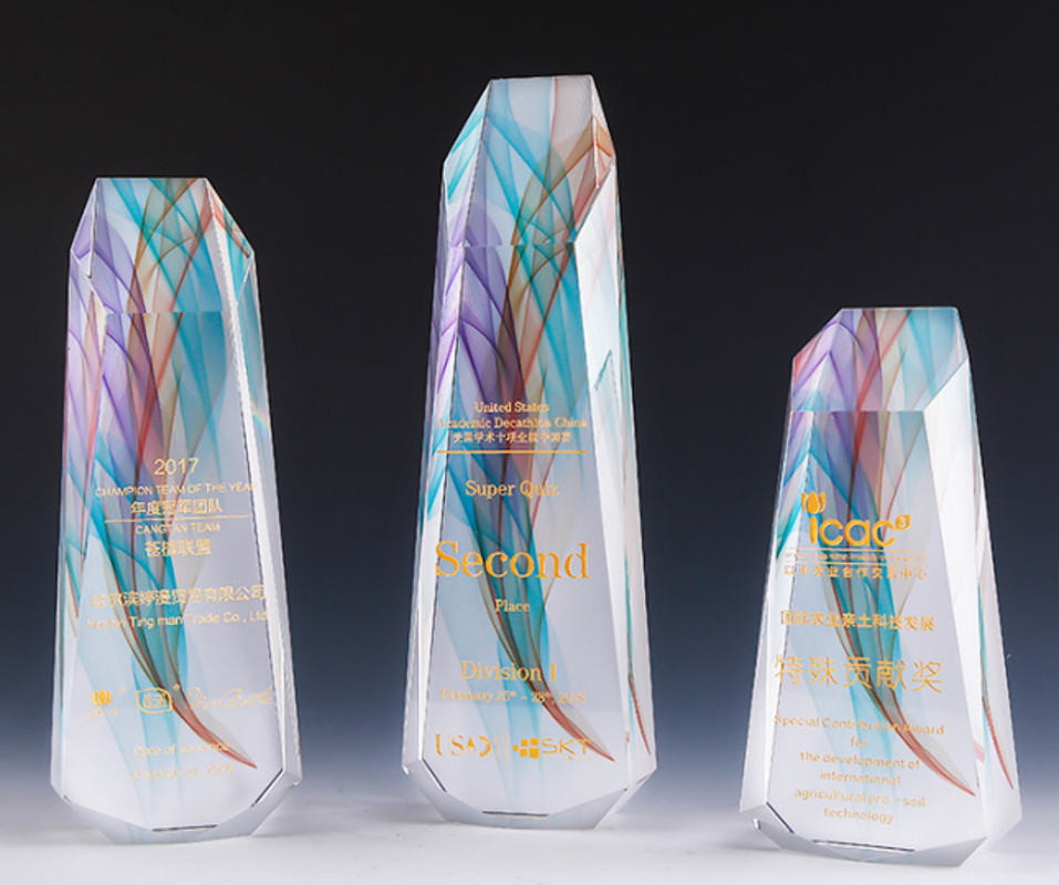 Multi Color Crystal Resin Trophy Clear And Wear Resistant